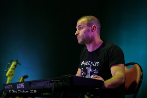Razzel Dazzle 6